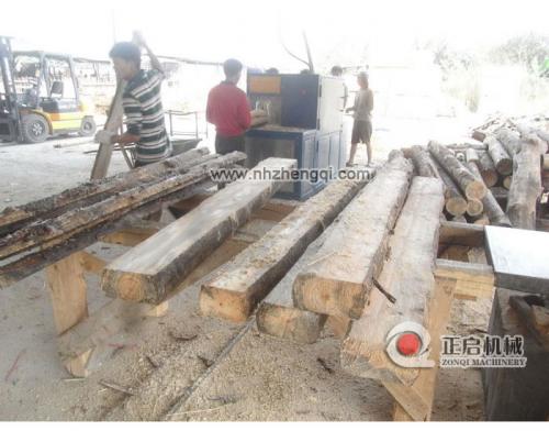 廣東花都鋸松木加工現(xiàn)場(chǎng)25機(jī)